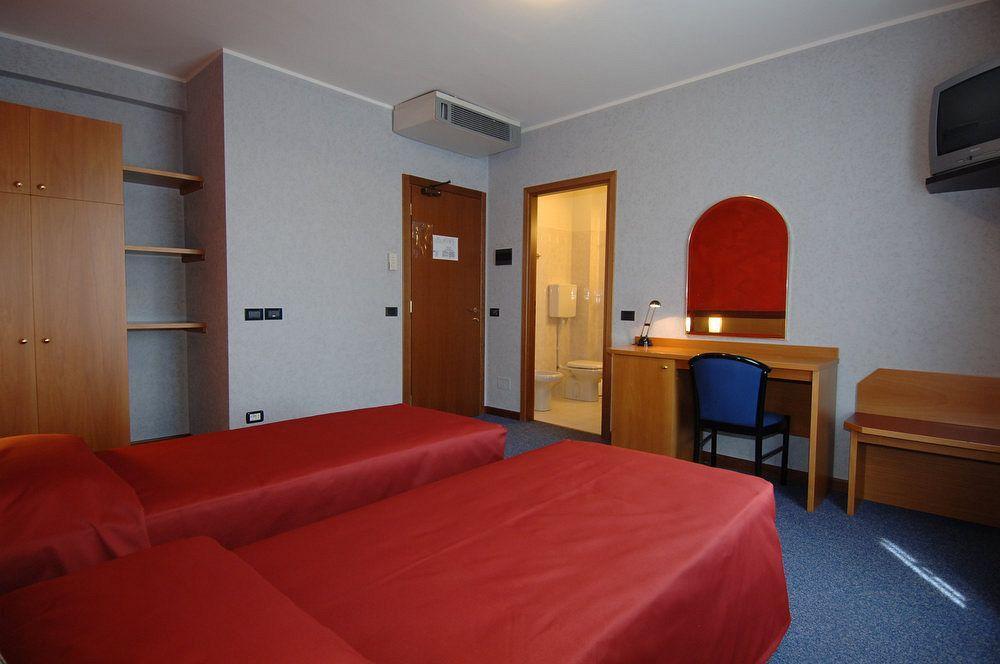 Hotel Residence Ducale Porto Mantovano Exterior foto