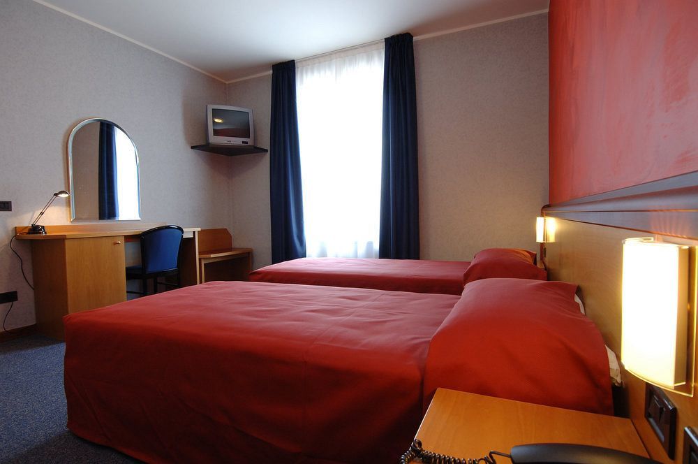 Hotel Residence Ducale Porto Mantovano Exterior foto